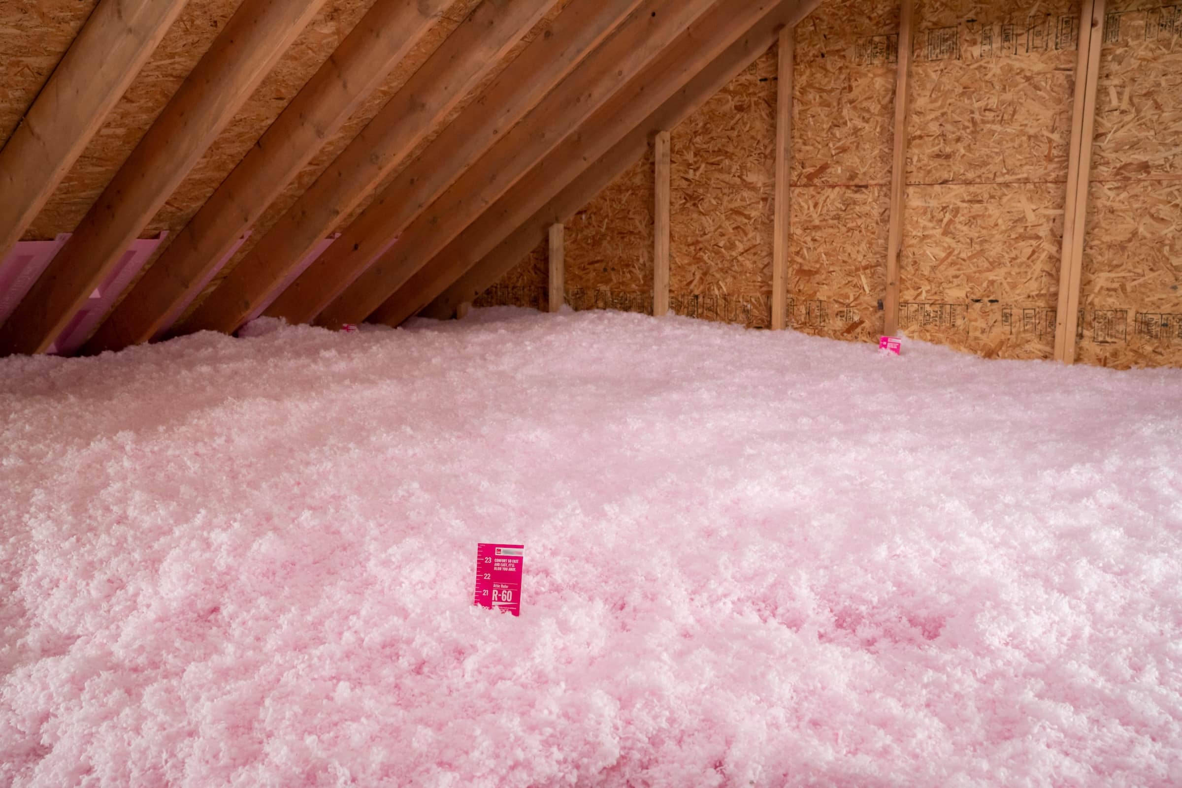 Loosefill attic insulation